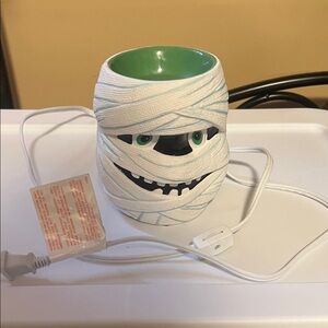 Scentsy Mummy Warmer - White Exterior with Green Interior